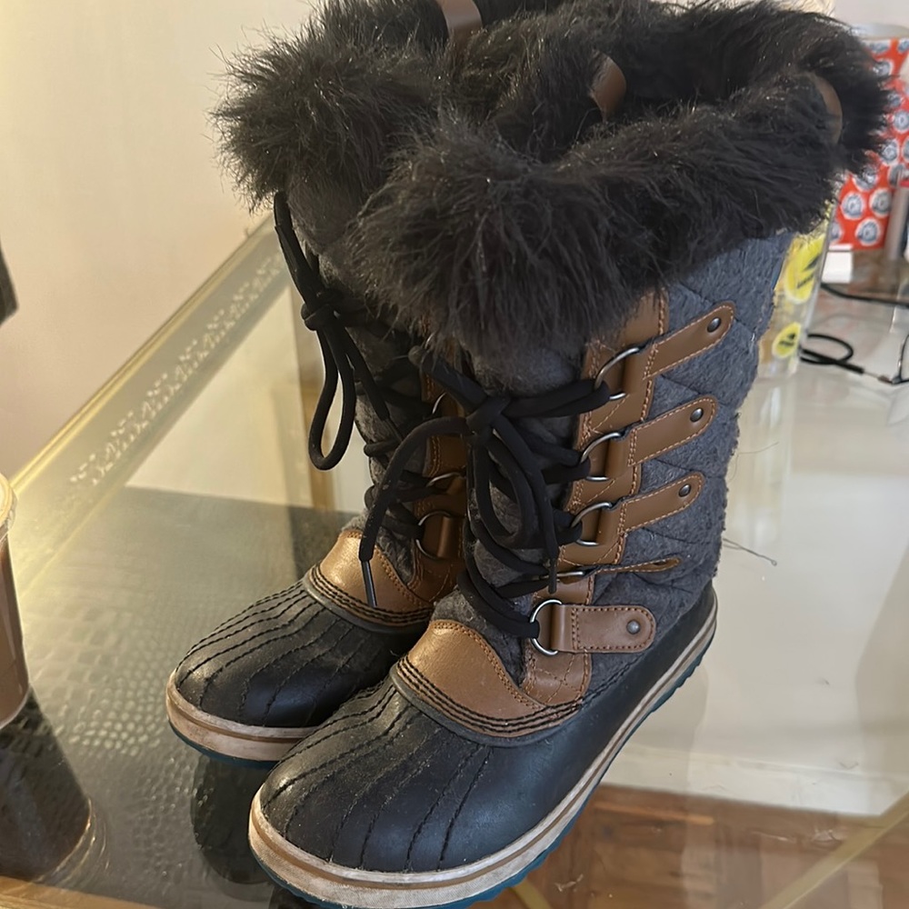 Sorel Quilted snow boots